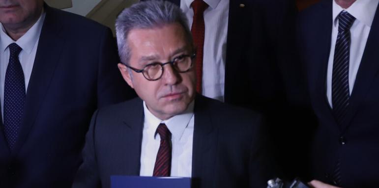 Цонев: За премиера трябва да е чест да бъде в НС